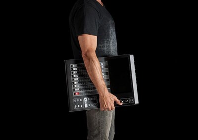 Yamaha Digital Mixing Console DM3: 結(jié)構(gòu)輕巧，便捷性強(qiáng)